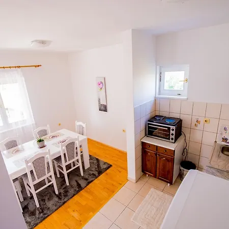 Katarina 4* Τρέμπινιε